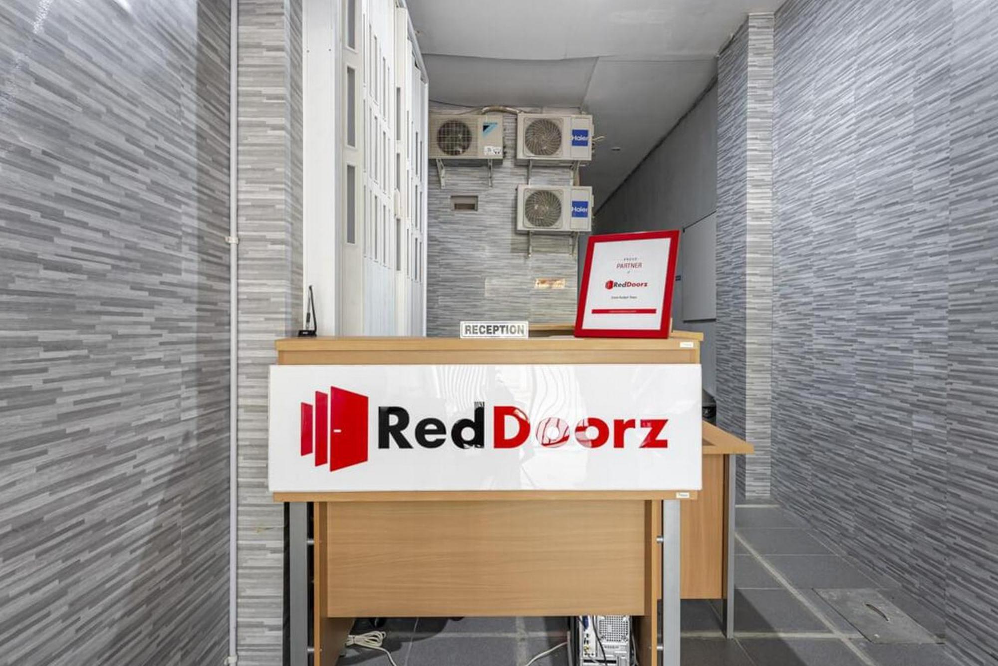 Reddoorz @ Jemursari Surabaya 2 ภายนอก รูปภาพ